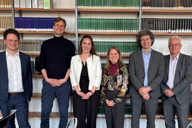 Das Bild von sechs Teilnehmer:innen der Paneldiskussion